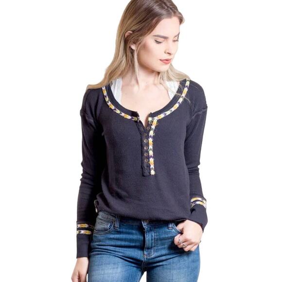 Free People Top Henley Rainbow Embroidered Knit Stretch Boho Black L - Picture 1 of 9